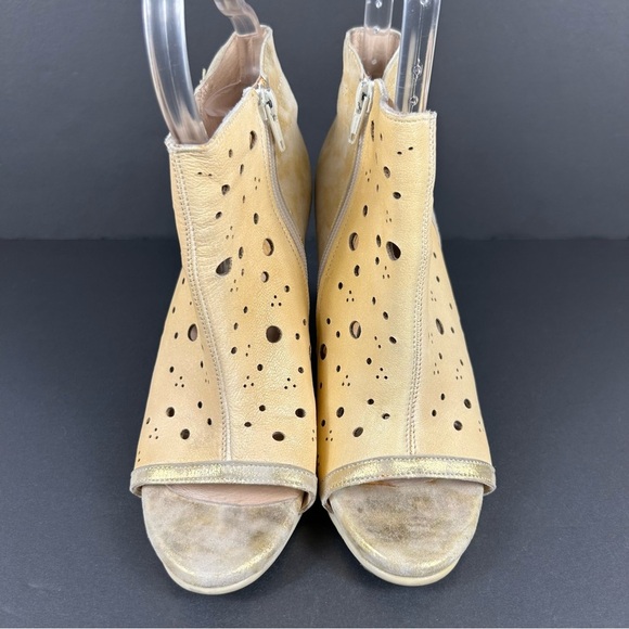 Gold Button Chic Perforated Heeled Boots Size 38 - Picture 3 of 9